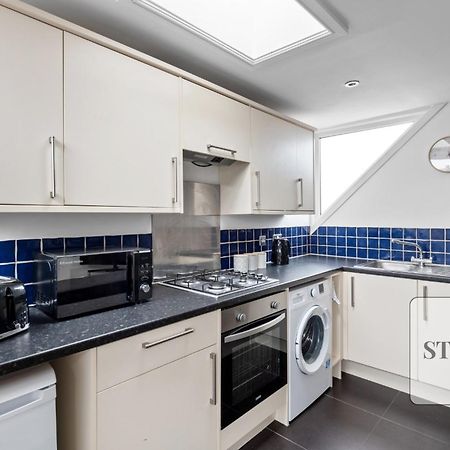 צ'למספורד Cosy Apartment In Moulsham, Long Stays Welcome מראה חיצוני תמונה