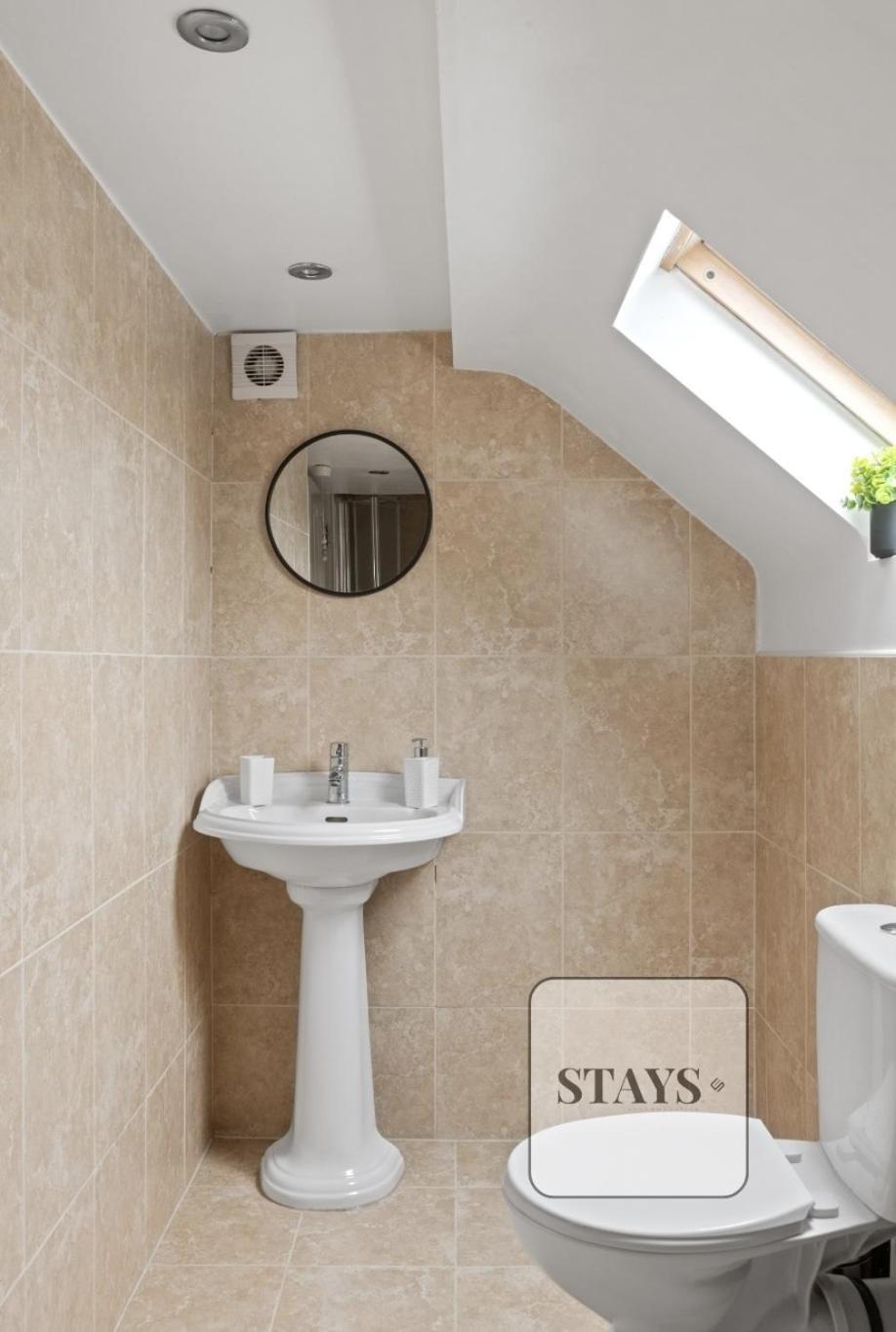 צ'למספורד Cosy Apartment In Moulsham, Long Stays Welcome מראה חיצוני תמונה